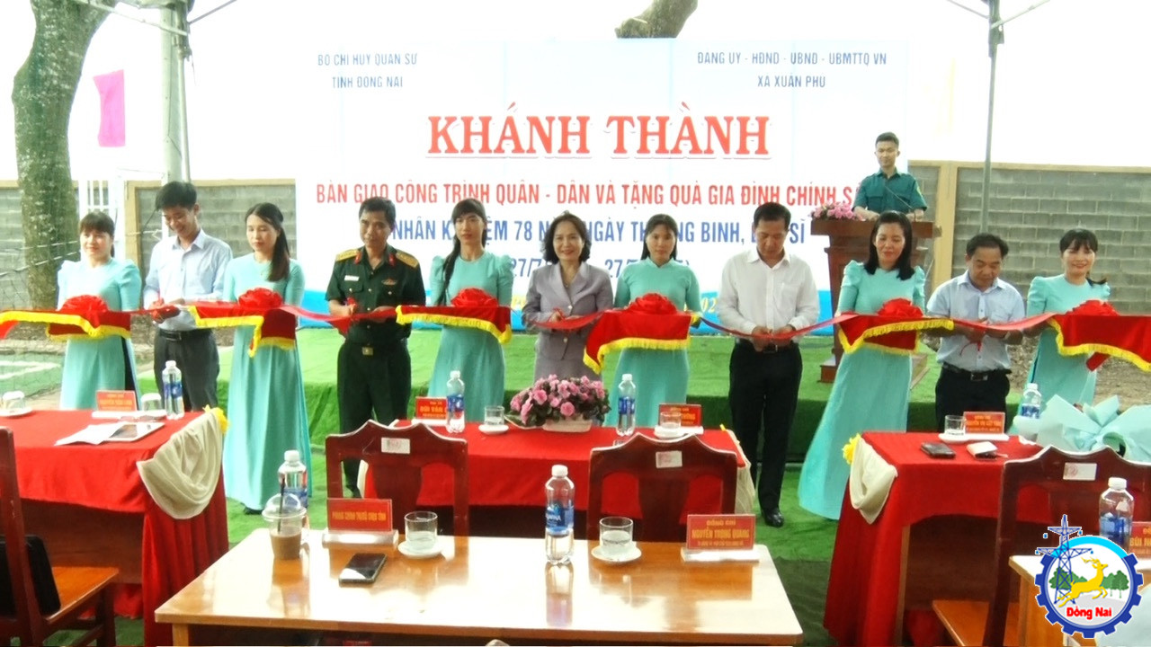 KHÁNH THÀNH CÔNG TRÌNH VĂN HOÁ QUÂN - DÂN XÃ XUÂN PHÚ