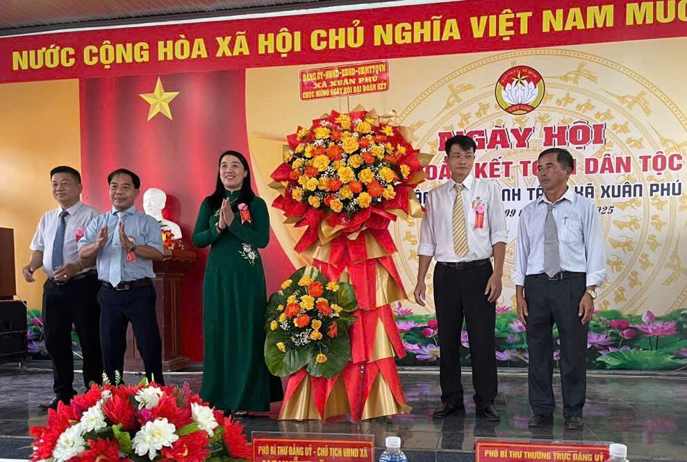 Ấp Bình Tân tưng bừng Ngày hội Đại đoàn kết toàn dân tộc năm 2025