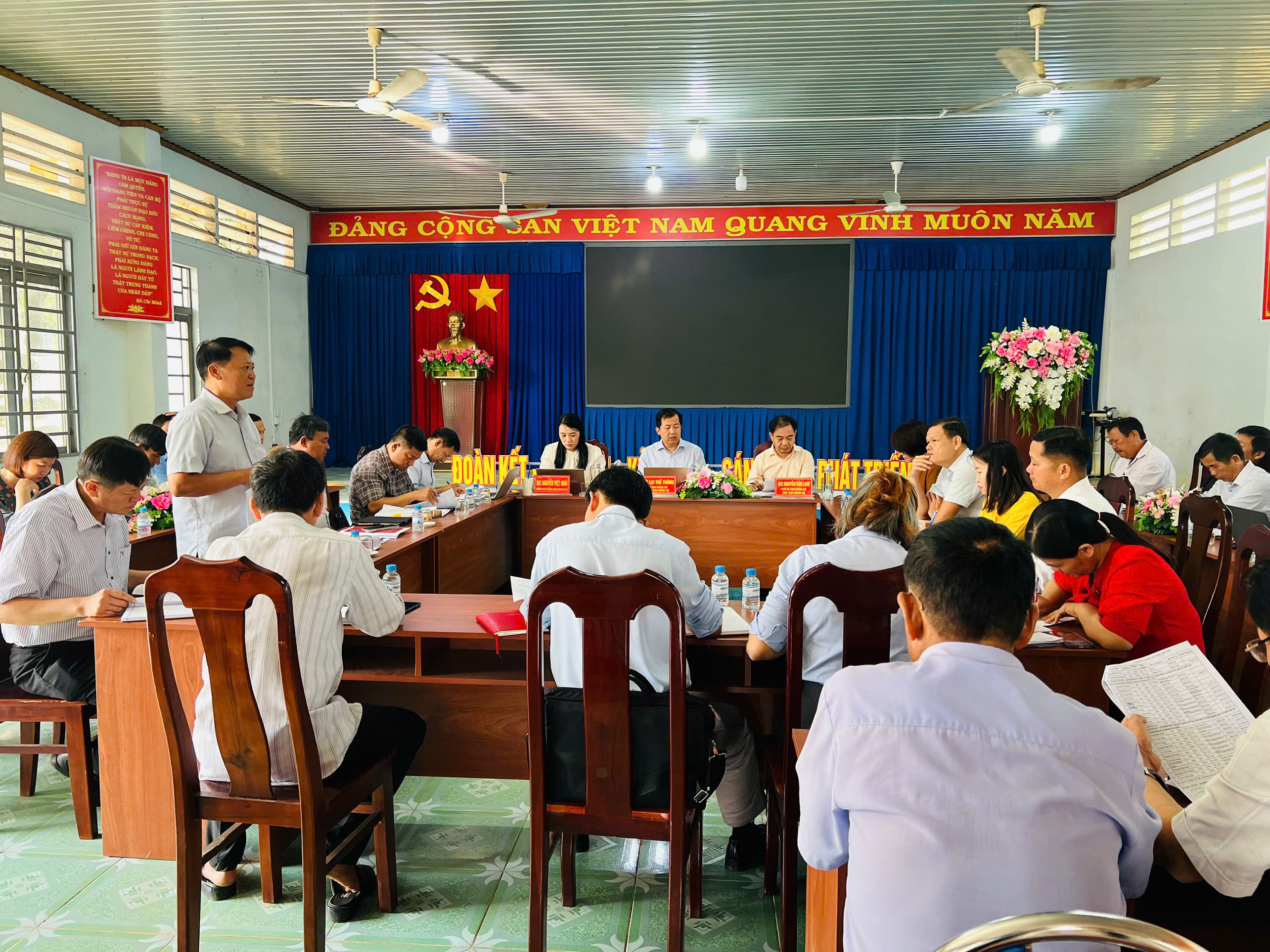 XÃ XUÂN PHÚ TỔ CHỨC HỌP THỐNG NHẤT XÁC ĐỊNH KHU VỰC BỎ PHIẾU VÀ NHÂN SỰ THÀNH LẬP BAN BẦU CỬ VÀ TỔ BẦU CỬ