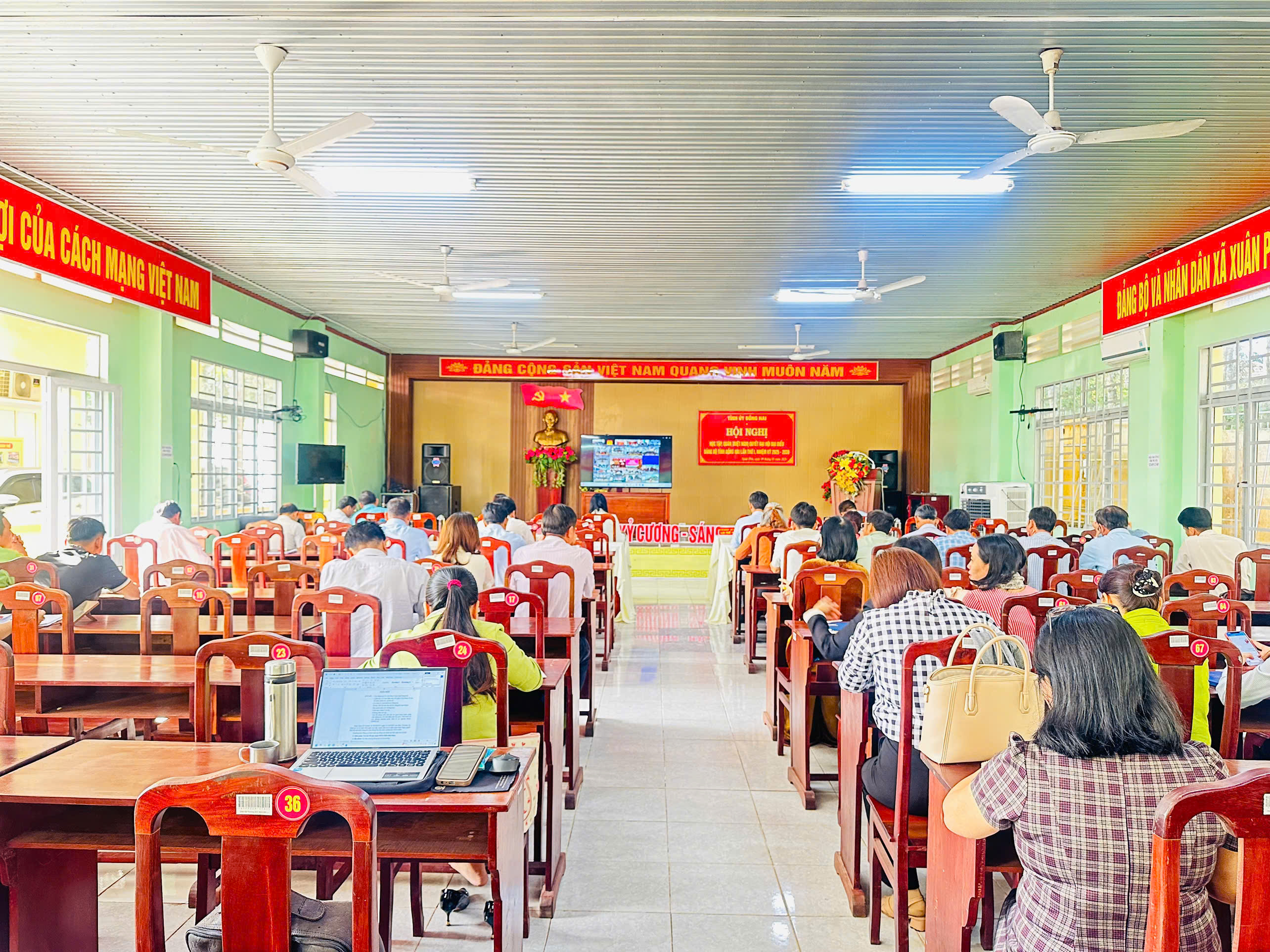 XÃ XUÂN PHÚ THAM DỰ HỘI NGHỊ HỌC TẬP, QUÁN TRIỆT  NGHỊ QUYẾT ĐẠI HỘI ĐẠI BIỂU ĐẢNG BỘ TỈNH ĐỒNG NAI LẦN THỨ I, NHIỆM KỲ 2025 – 2030