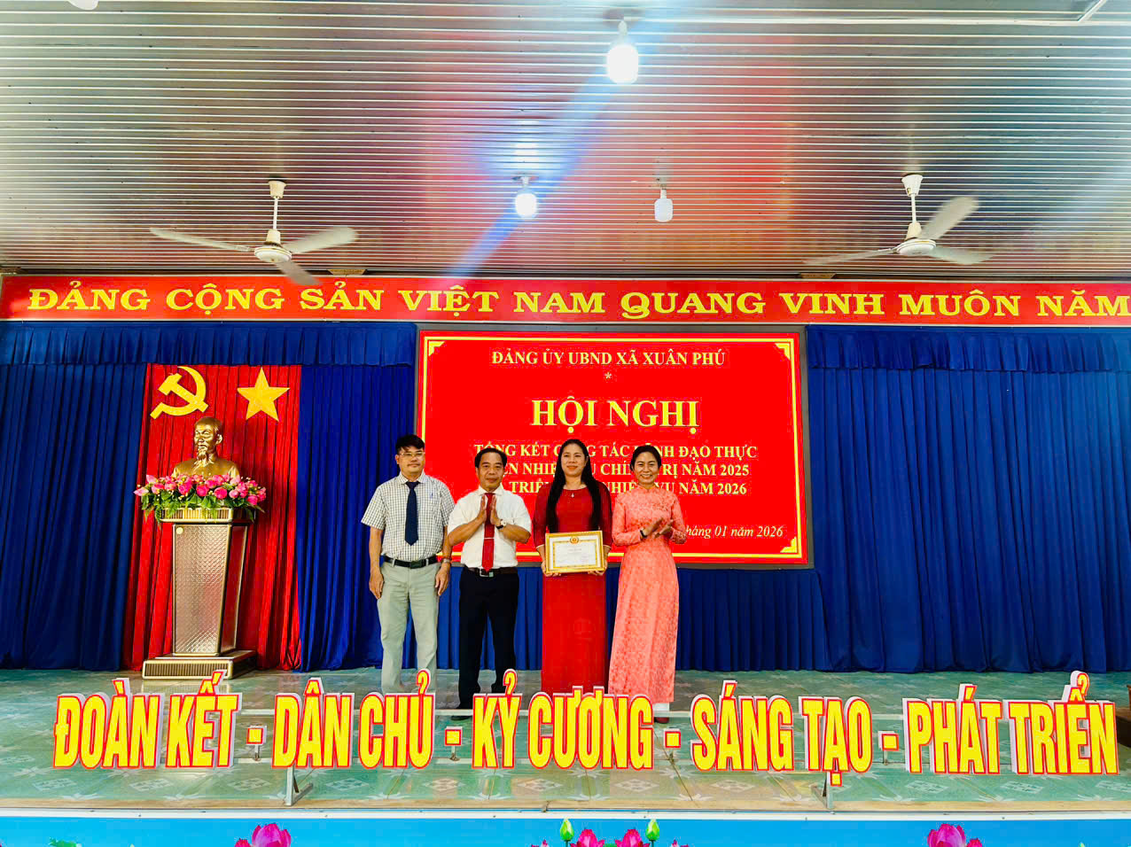 z7460225057110 d29d99cf0172a72bd2c3b3e7f49373c2