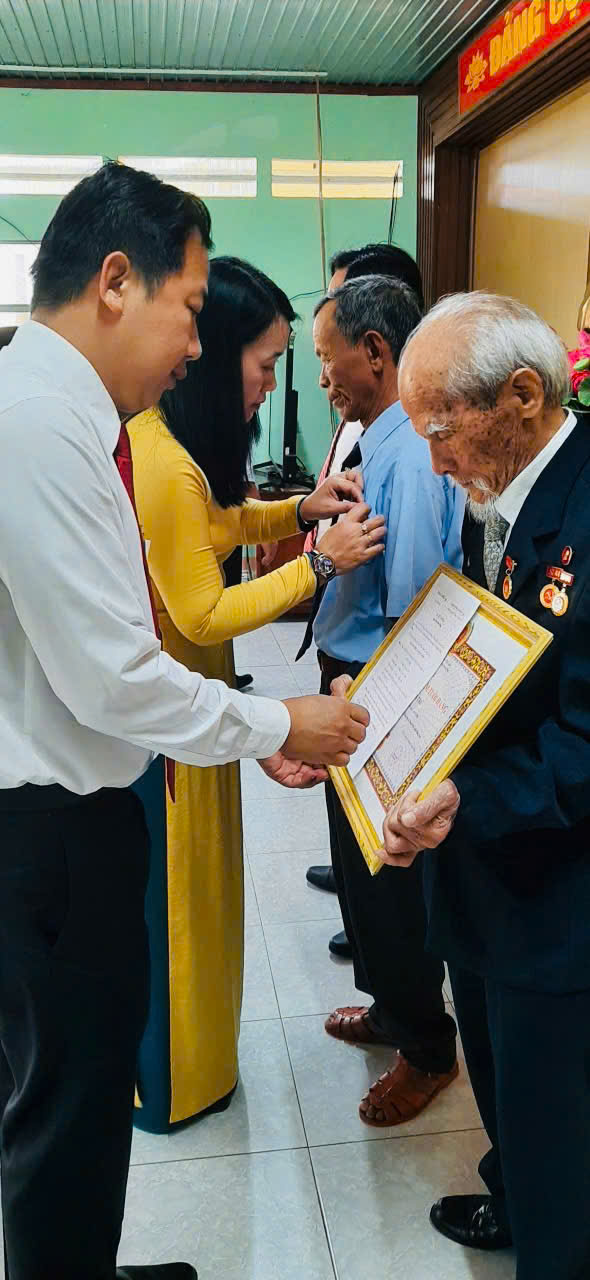 z7495685196328 1bb071aee2d6e94a66b900d4ffa16cc2