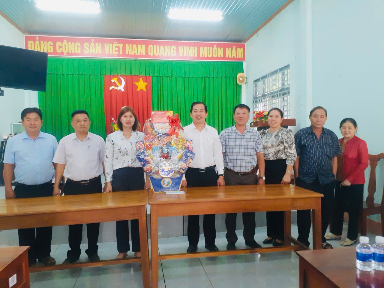 ĐẢNG ỦY - HĐND - UBND - ỦY BAN MẶT TRẬN TỔ QUỐC VIỆT NAM XÃ ĐÃ TỔ CHỨC CÁC ĐOÀN ĐI THĂM, CHÚC TẾT CHI BỘ, BAN ẤP  TẠI NHÀ VĂN HÓA CÁC ẤP TRÊN ĐỊA BÀN XÃ