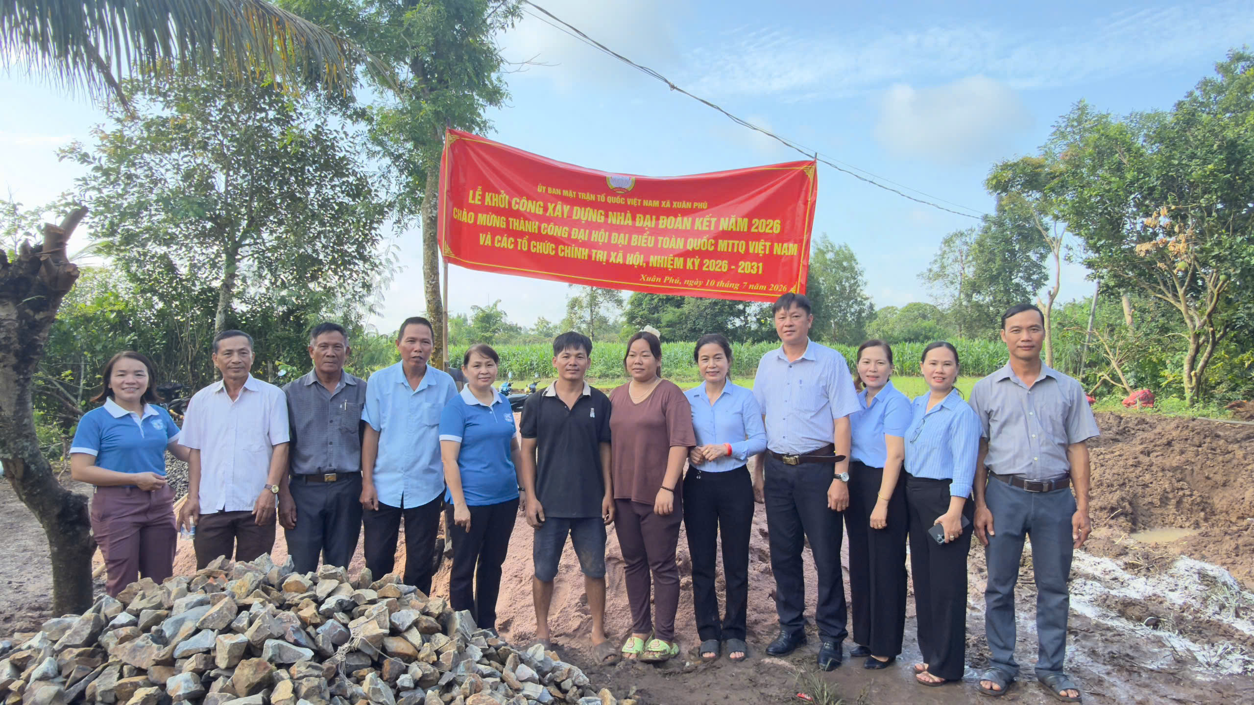 XUÂN PHÚ KHỞI CÔNG XÂY DỰNG NHÀ ĐẠI ĐOÀN KẾT NĂM 2026 CHÀO MỪNG THÀNH CÔNG ĐẠI HỘI ĐẠI BIỂU TOÀN QUỐC MTTQ VIỆT NAM VÀ CÁC TỔ CHỨC CHÍNH TRỊ - XÃ HỘI
