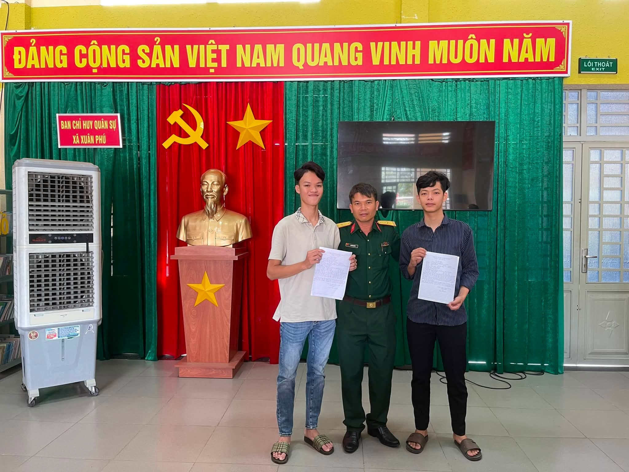 THANH NIÊN XUÂN PHÚ PHẤN KHỞI VIẾT ĐƠN TÌNH NGUYỆN  THAM GIA NGHĨA VỤ QUÂN SỰ NĂM 2027